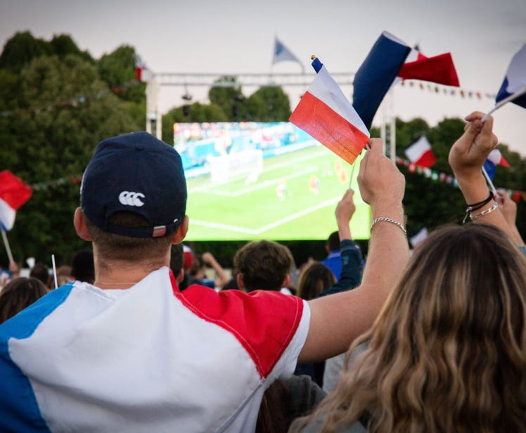 ecran led en normandie pour match de foot, coupe du monde, jeux olympiques 2024, ecran geant, ecran plein air, ecran led pour convention, concert